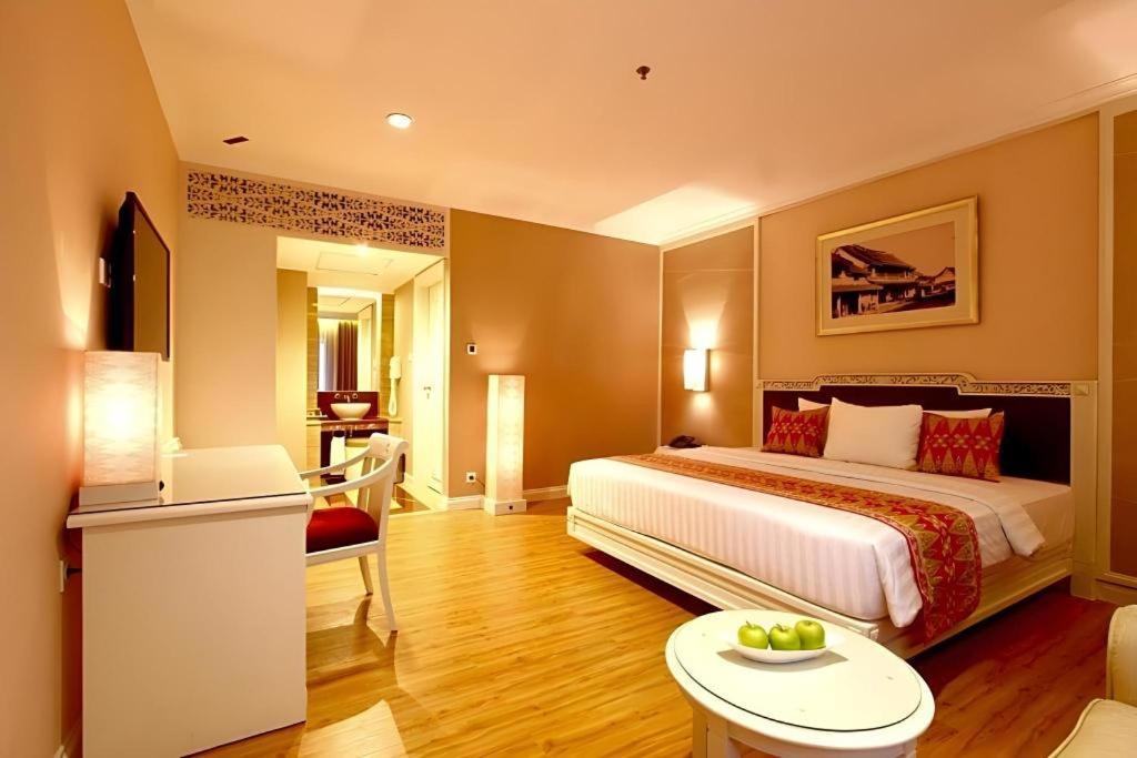 Kartika Chandra Hotel Jakarta Exterior photo