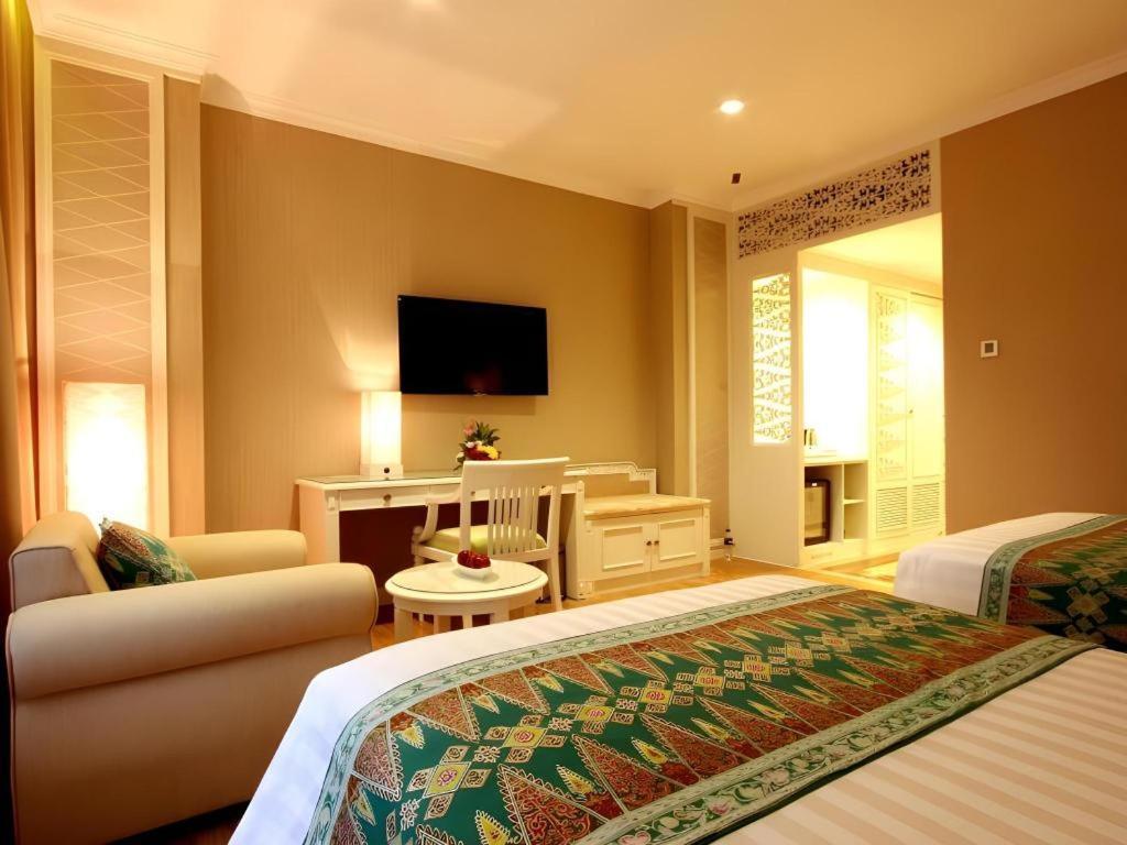 Kartika Chandra Hotel Jakarta Exterior photo
