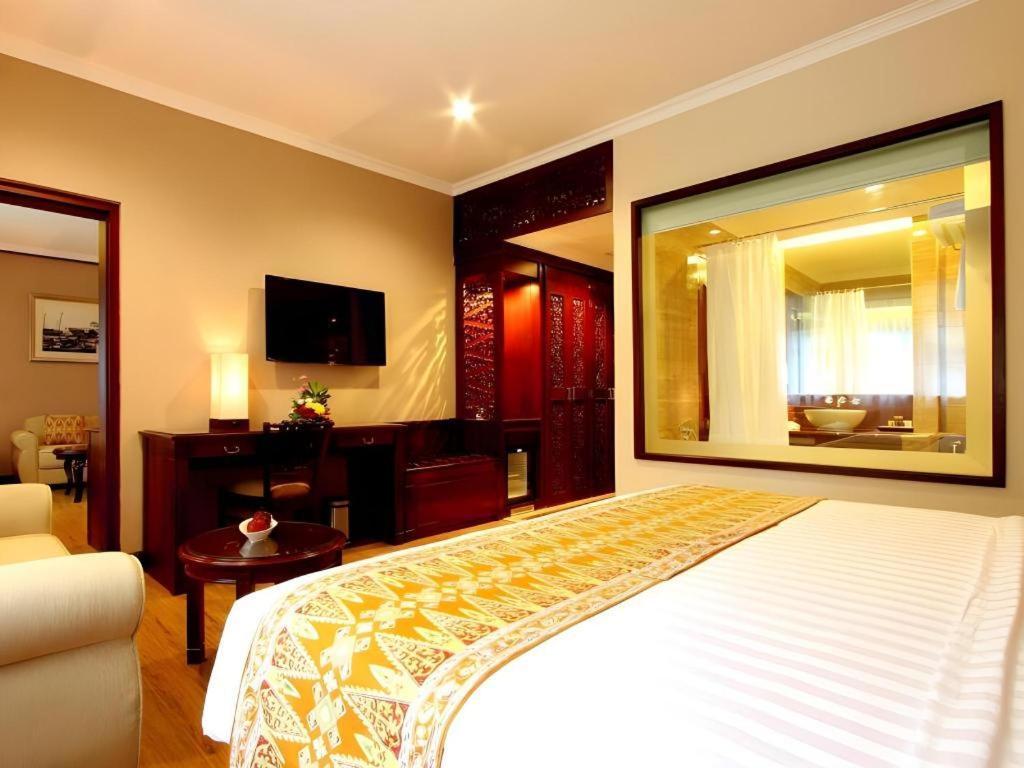 Kartika Chandra Hotel Jakarta Exterior photo